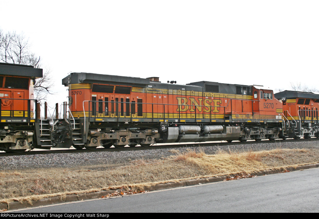 BNSF 5270